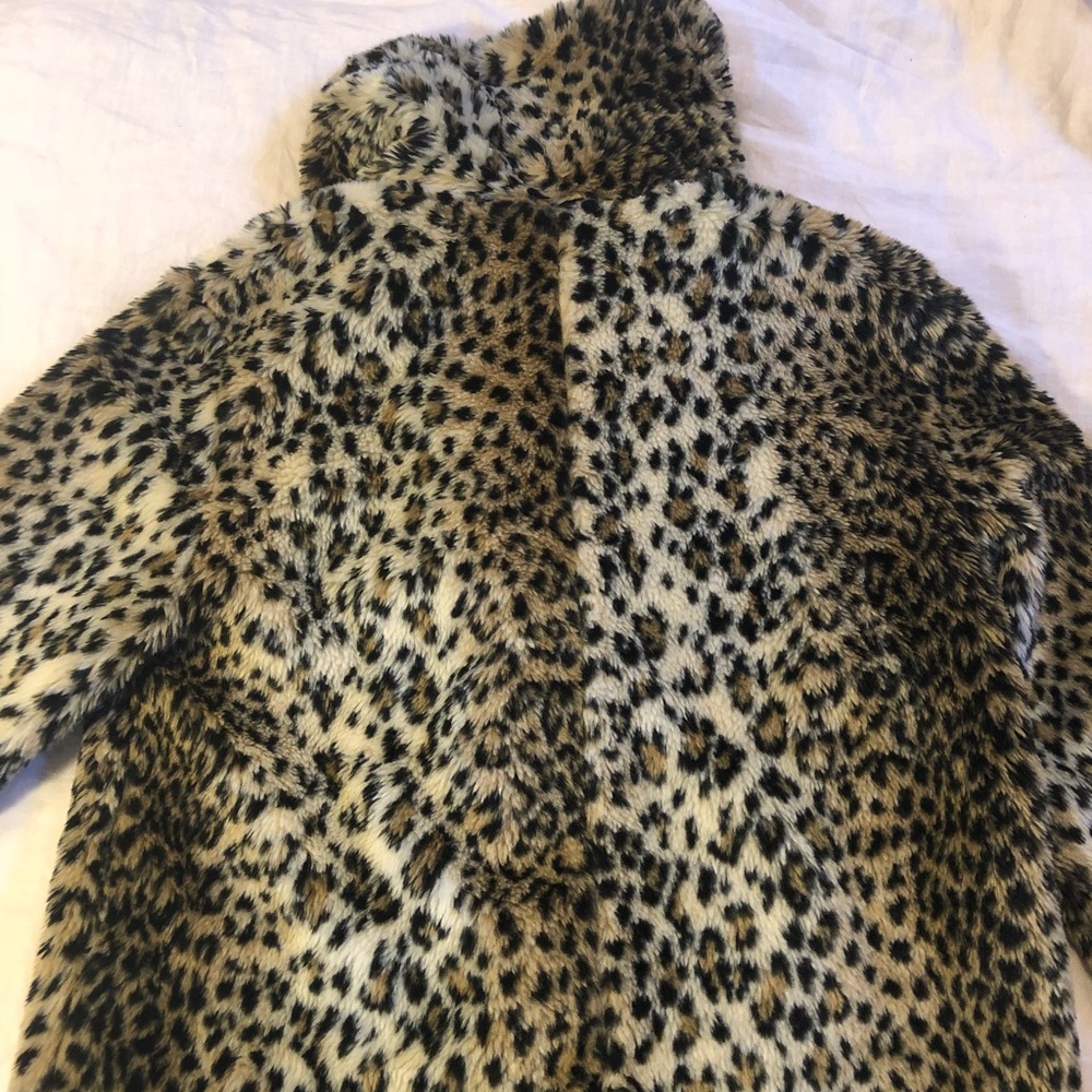 Forever 21 Cropped Leopard Faux Fur Jacket - Picture 2 of 5